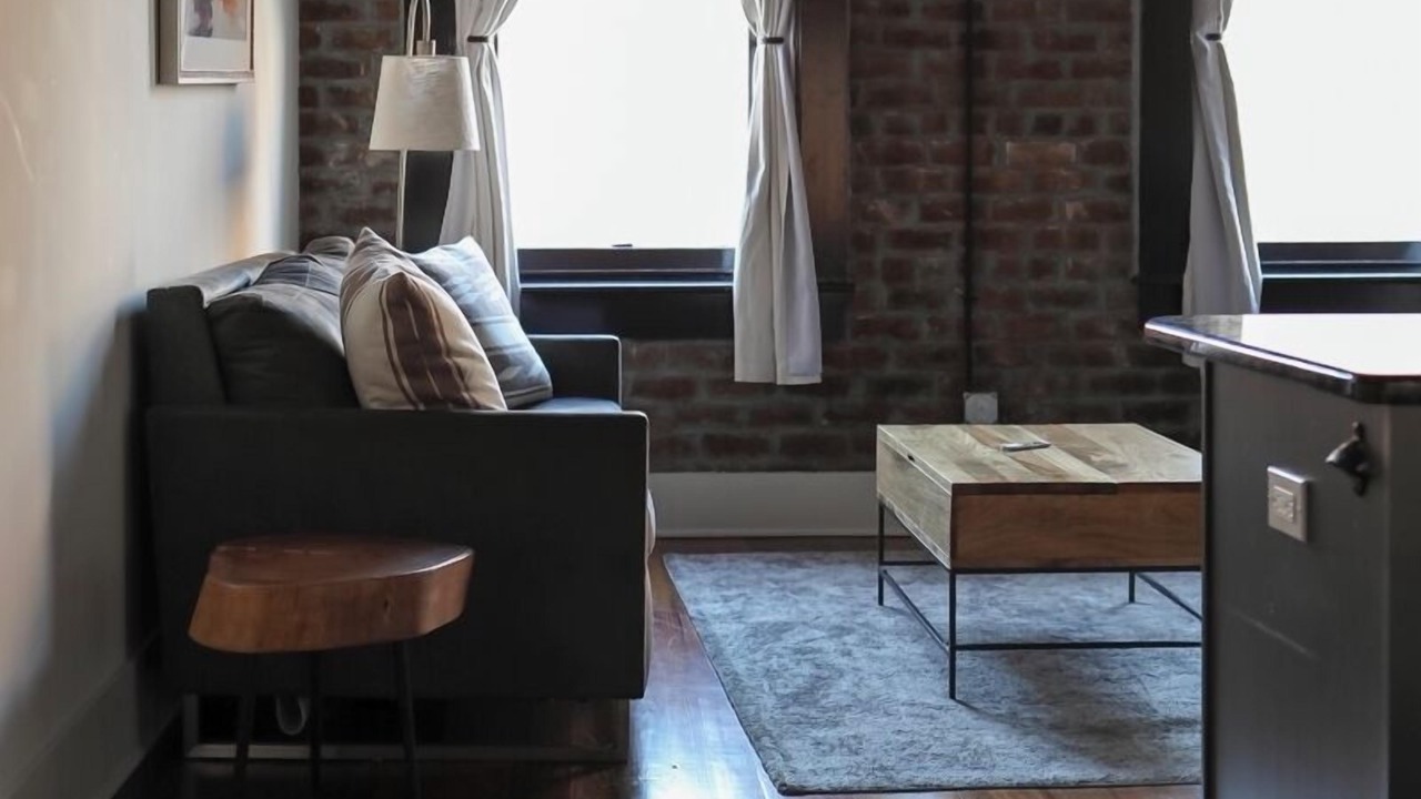 Photo of Livingroom in Historic District - North