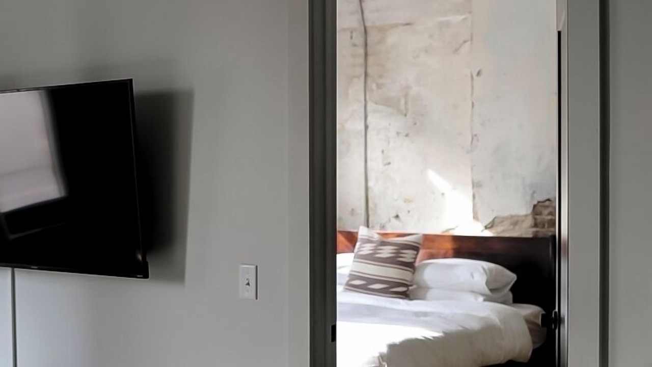 Photo of Bedroom in Historic District - North