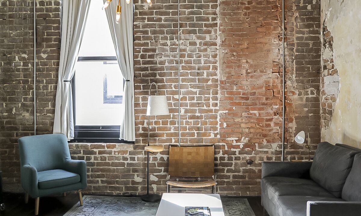 Photo of Livingroom in Historic District - North