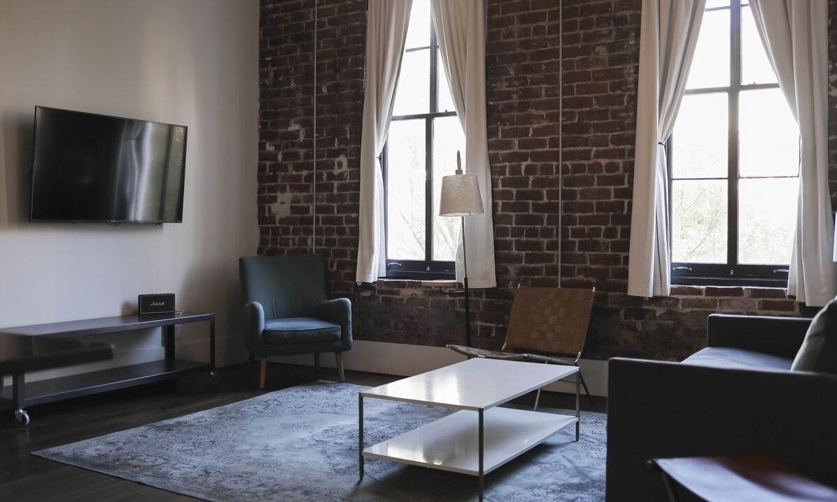 Photo of Livingroom in Historic District - North