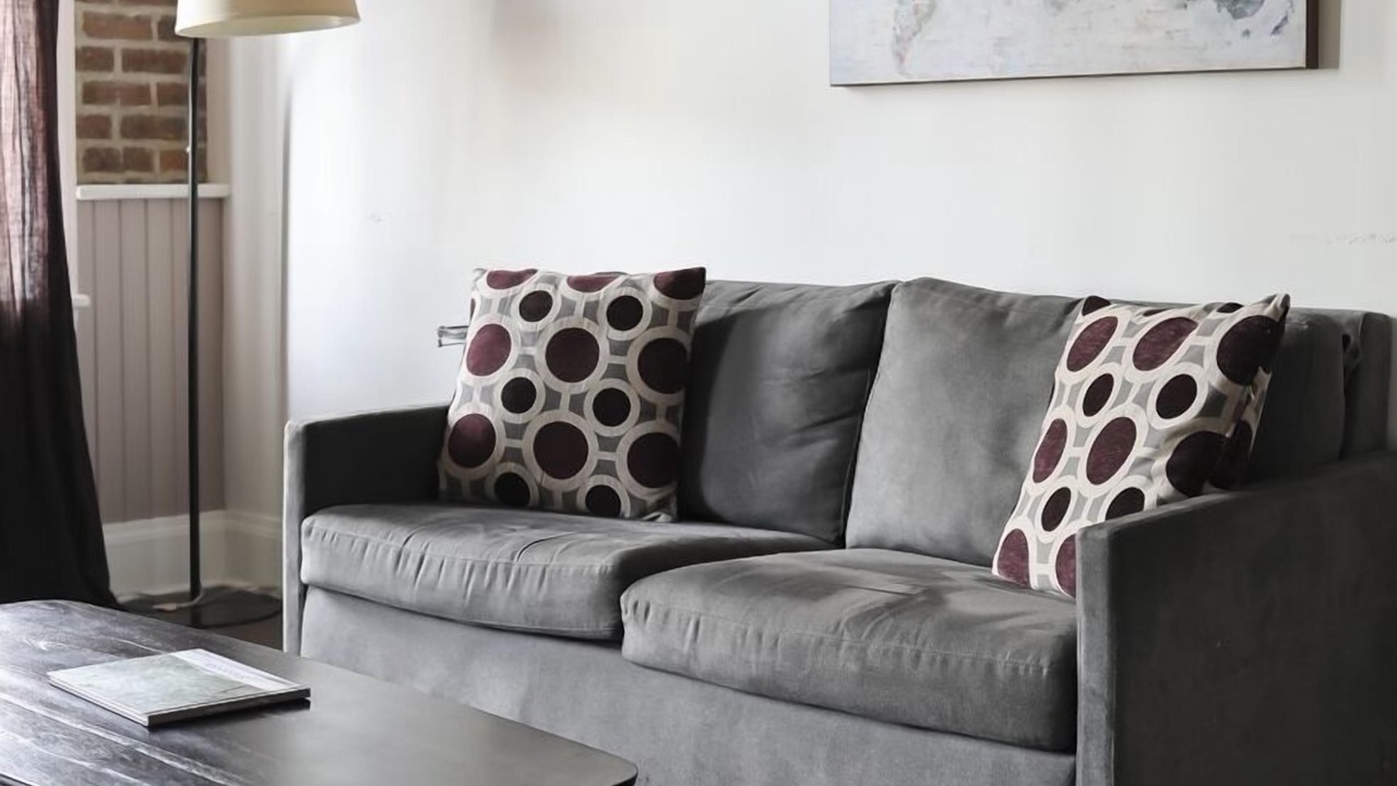 Photo of Livingroom in Historic District - North