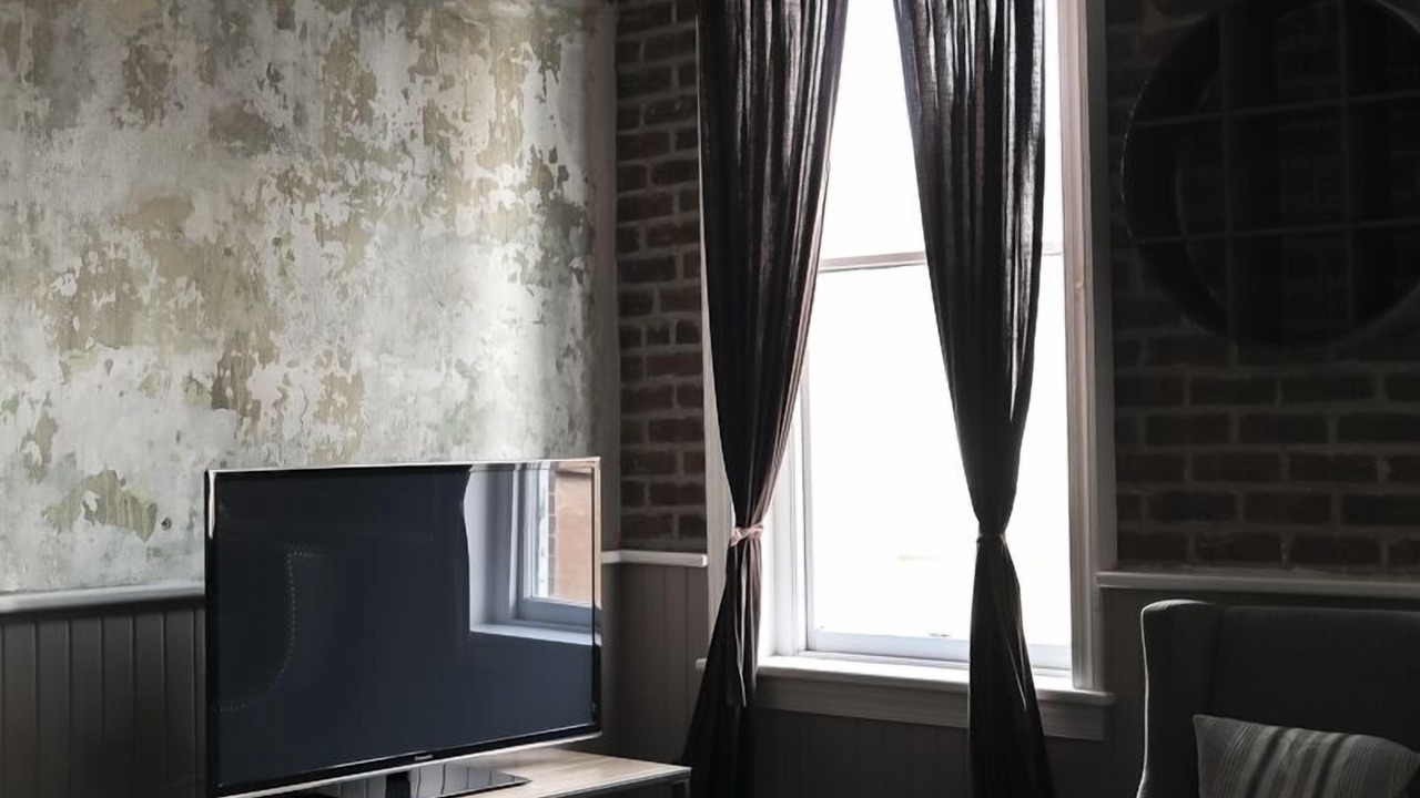 Photo of Livingroom in Historic District - North