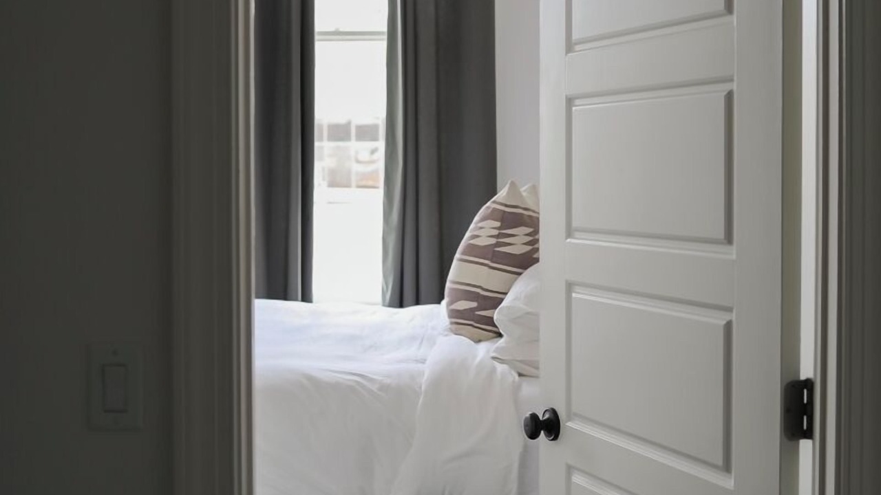 Photo of Bedroom in Historic District - North