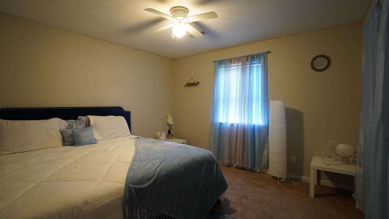 Photo of Bedroom in Riverdale