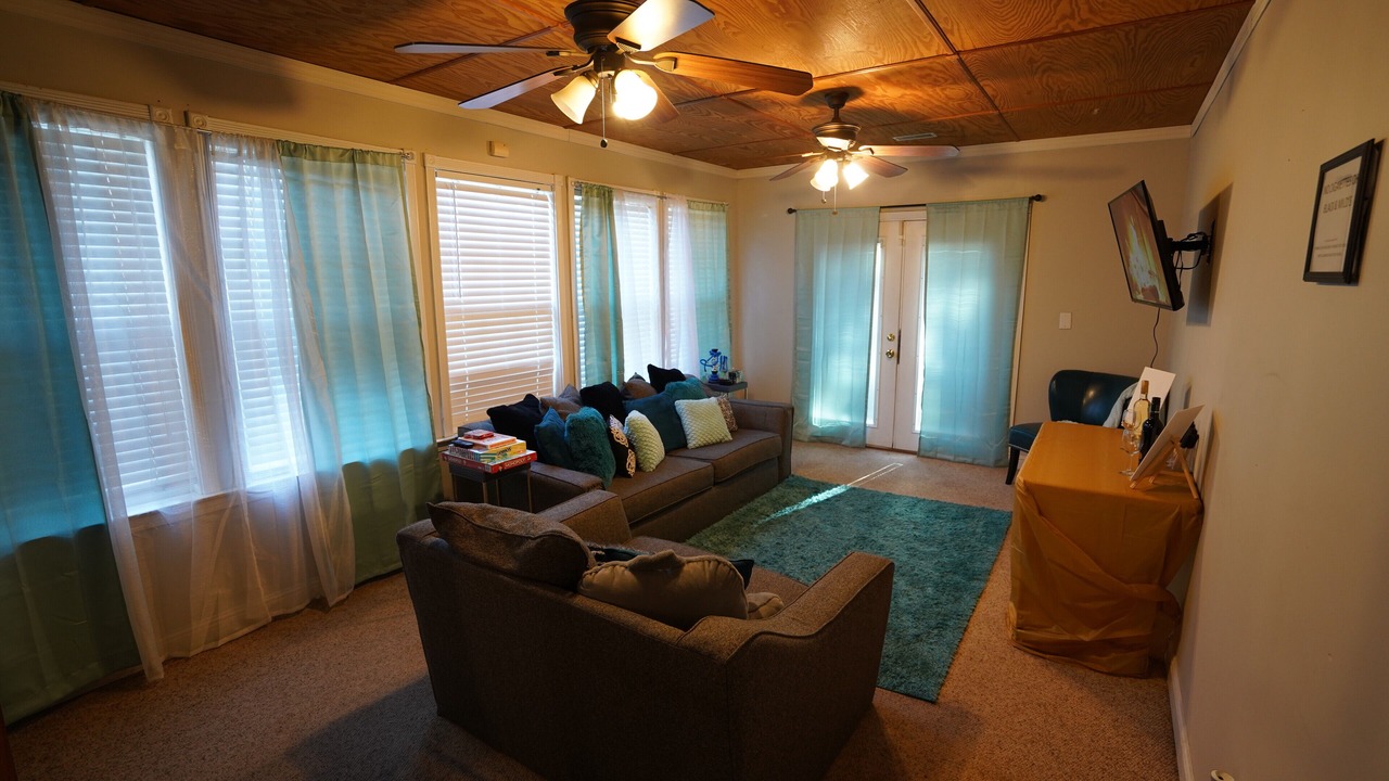 Photo of Livingroom in Riverdale
