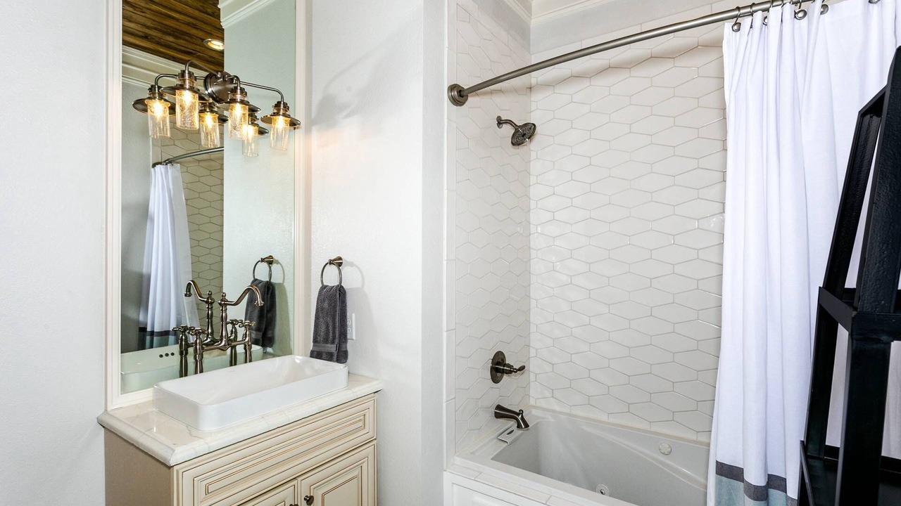 Photo of Bathroom in Ono Island
