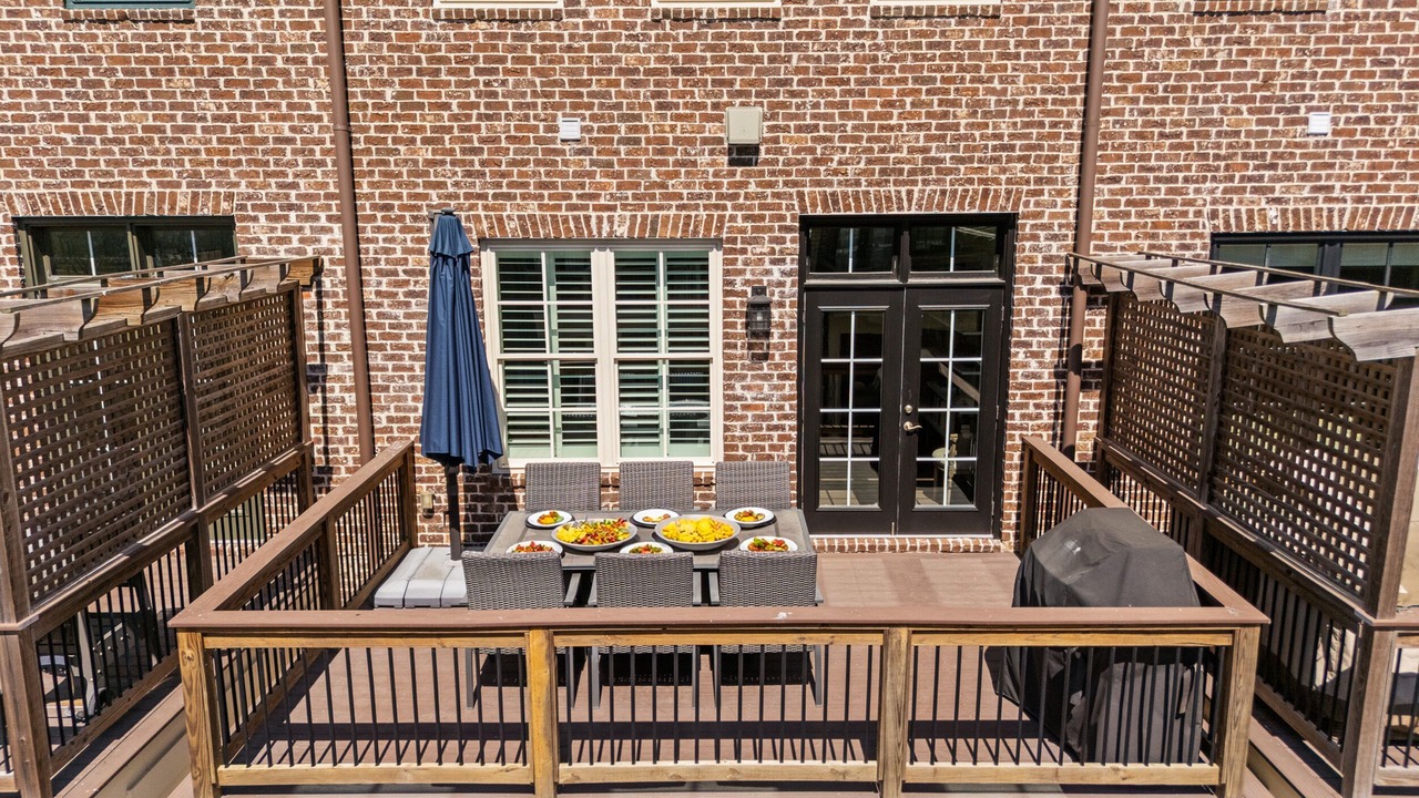 Photo of Outdoor in Hitch Village - Fred Wessels Homes