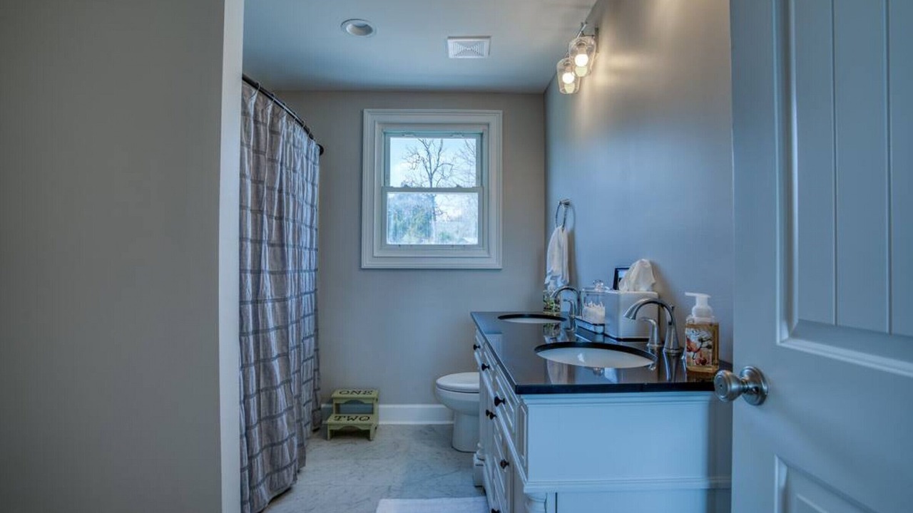 Photo of Bathroom in Leesville