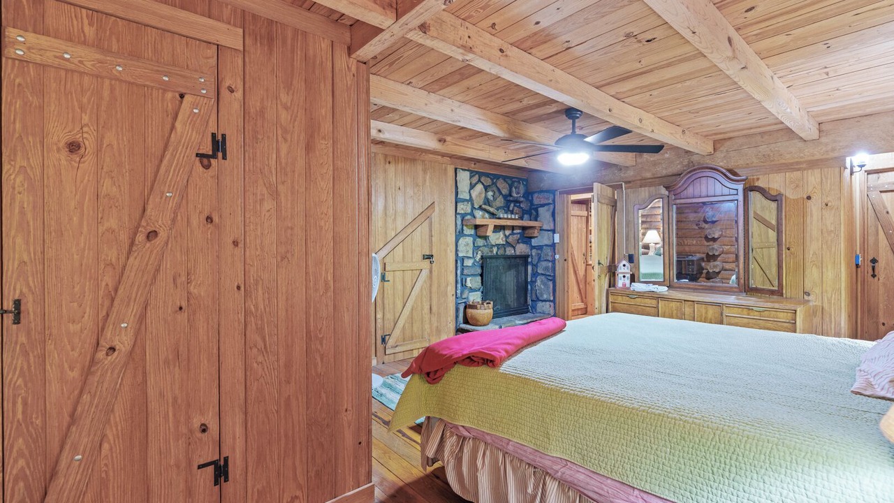 Photo of Bedroom in Jasper