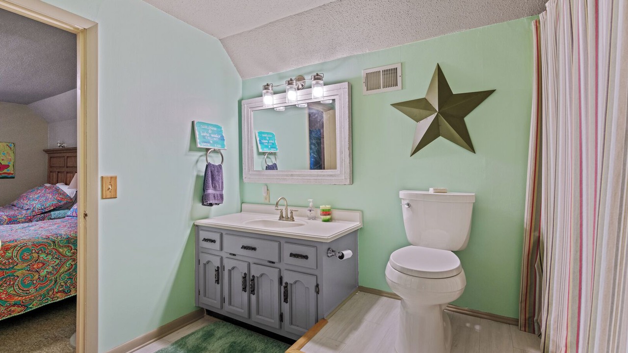 Photo of Bathroom in Jasper