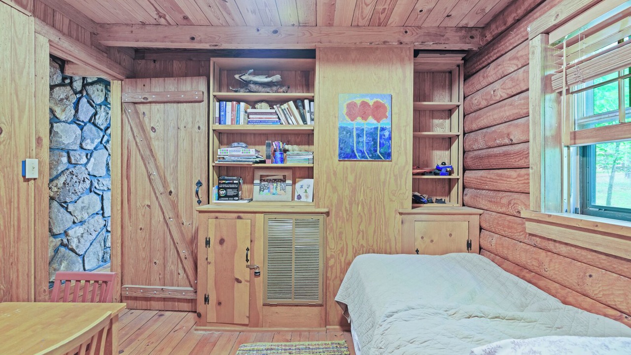 Photo of Bedroom in Jasper