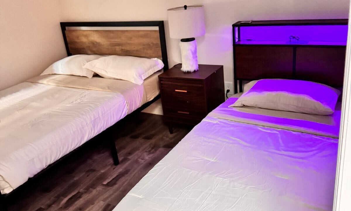 Photo of Bedroom in Lake Balboa