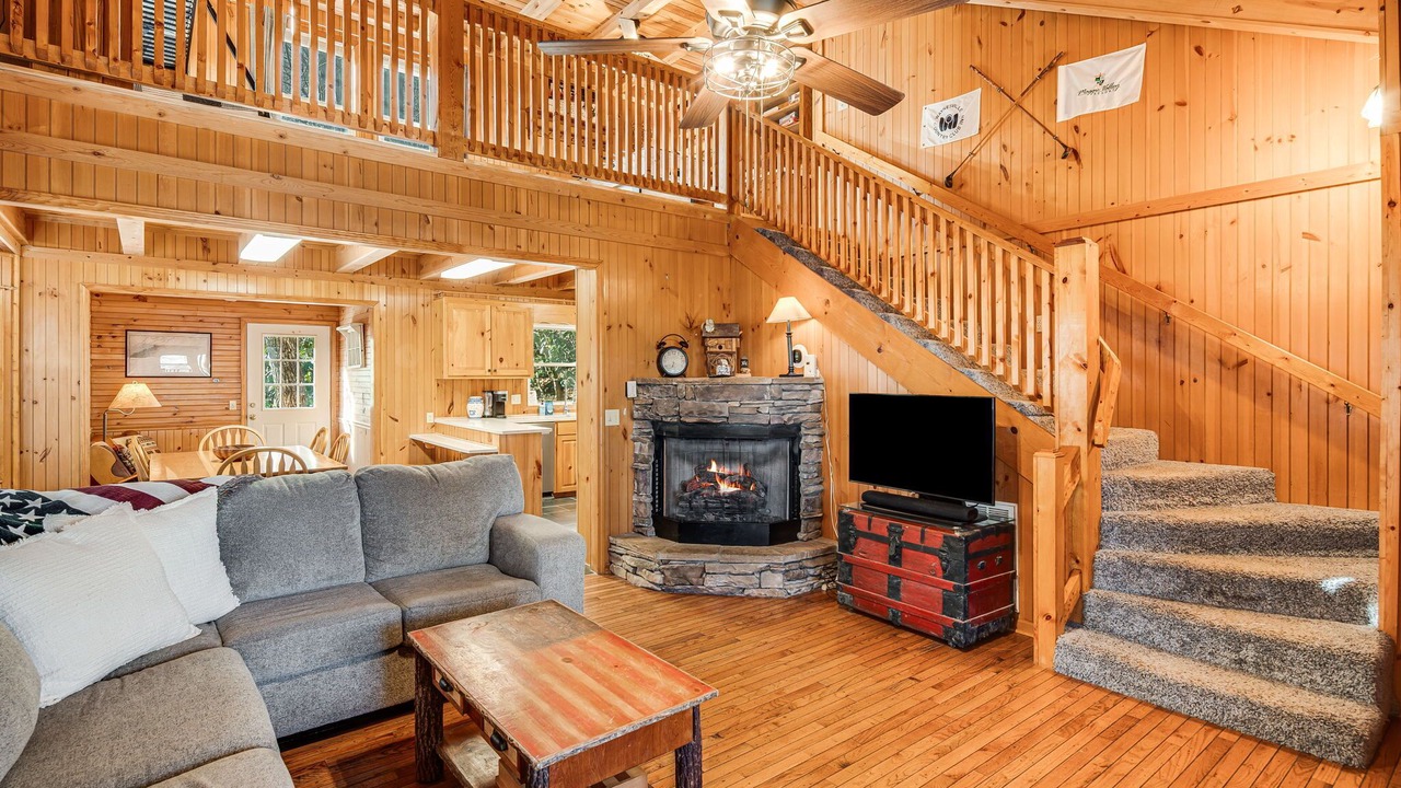 Photo of Livingroom in Maggie Valley