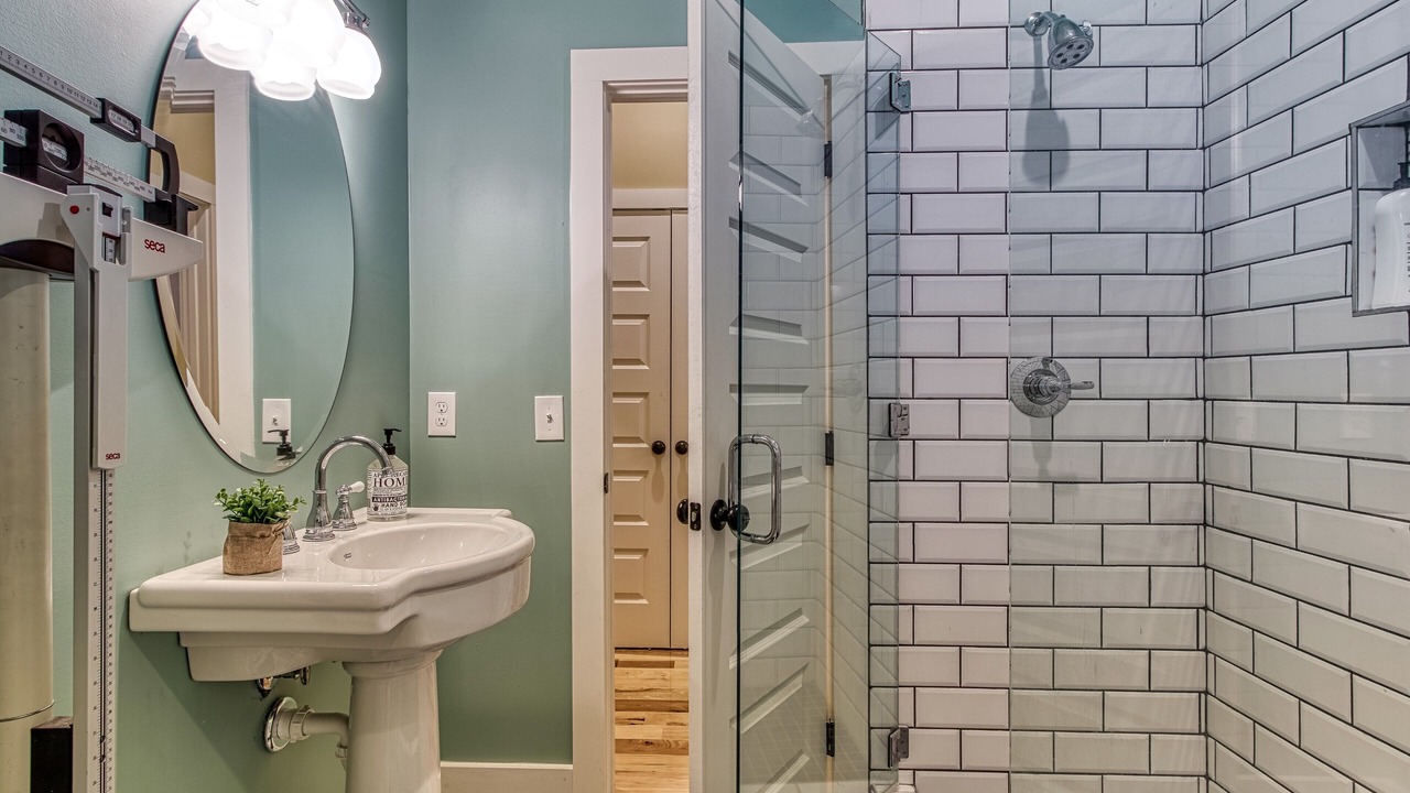 Photo of Bathroom in Kodak