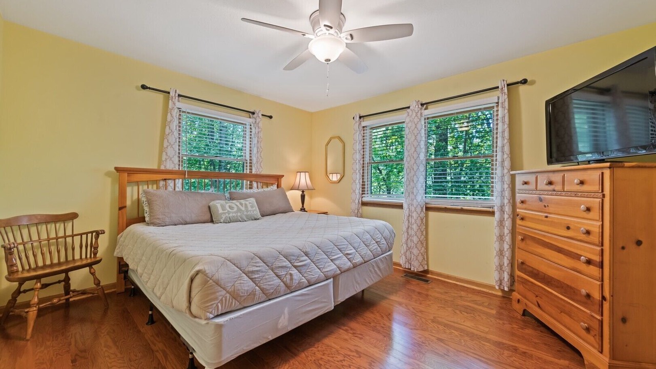 Photo of Bedroom in Maggie Valley