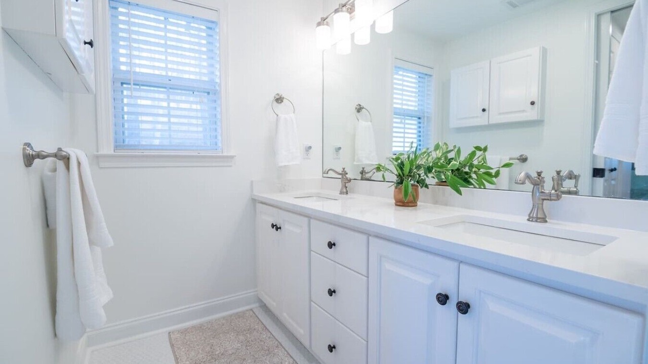 Photo of Bathroom in Dadeville
