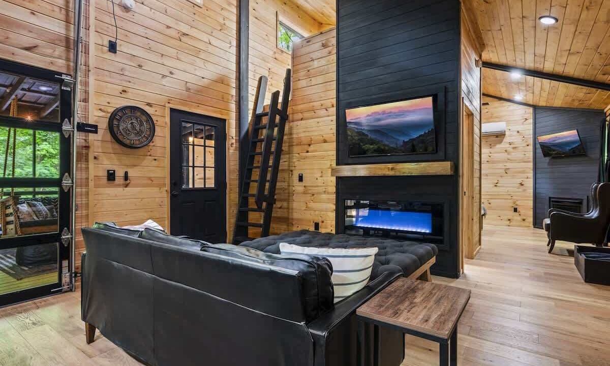 Photo of Bedroom in Rocky Grove
