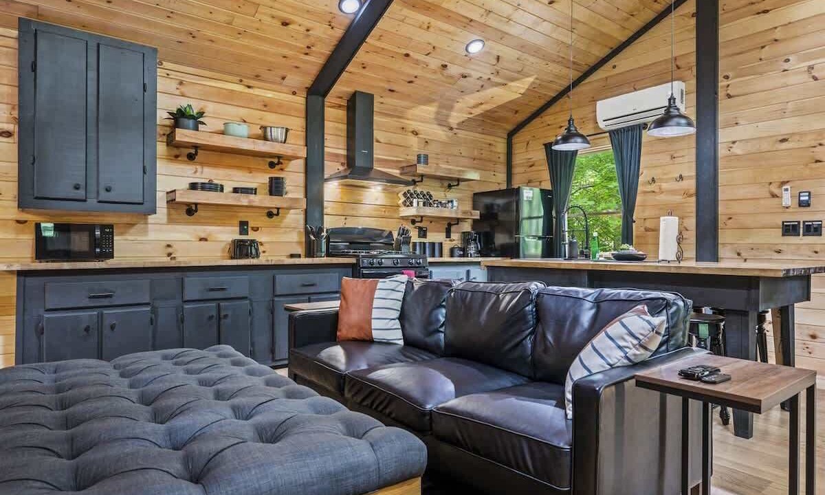 Photo of Bedroom in Rocky Grove