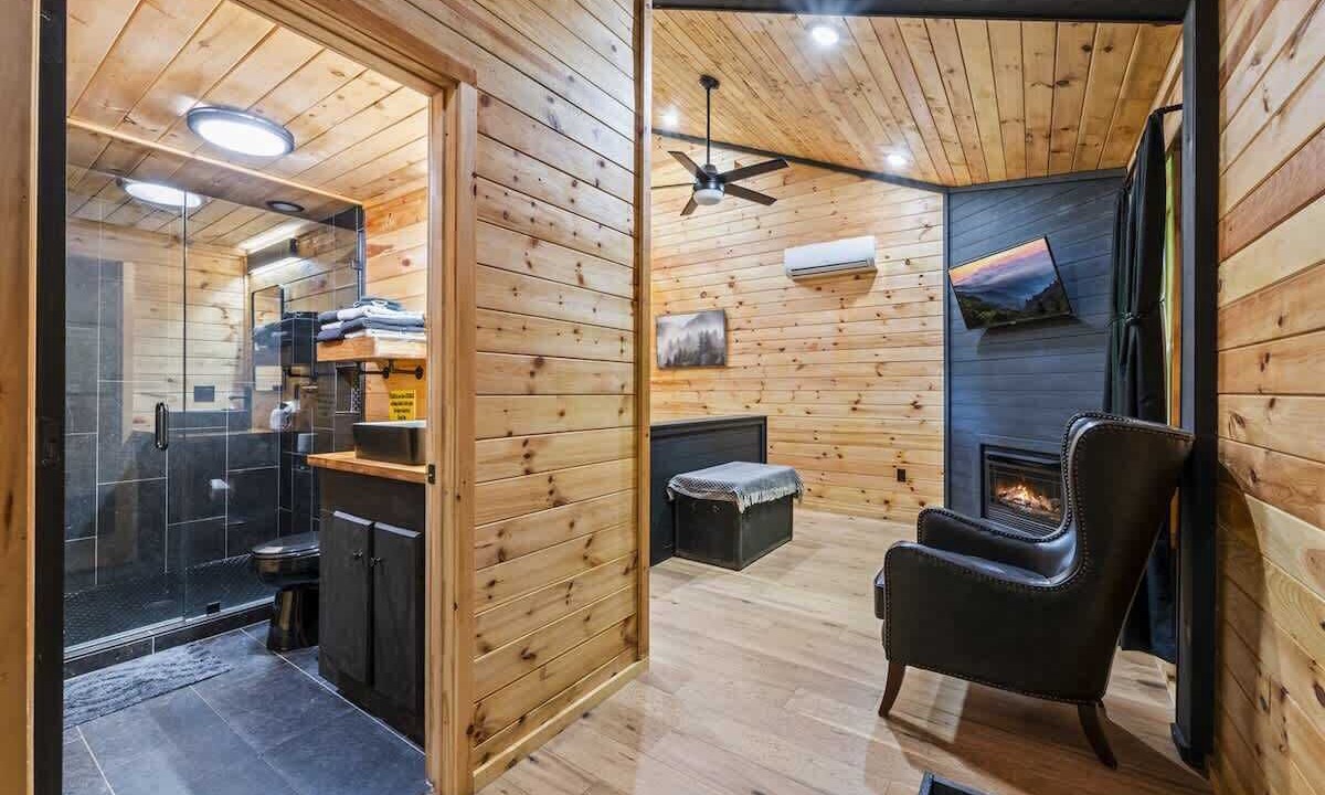 Photo of Bathroom in Rocky Grove