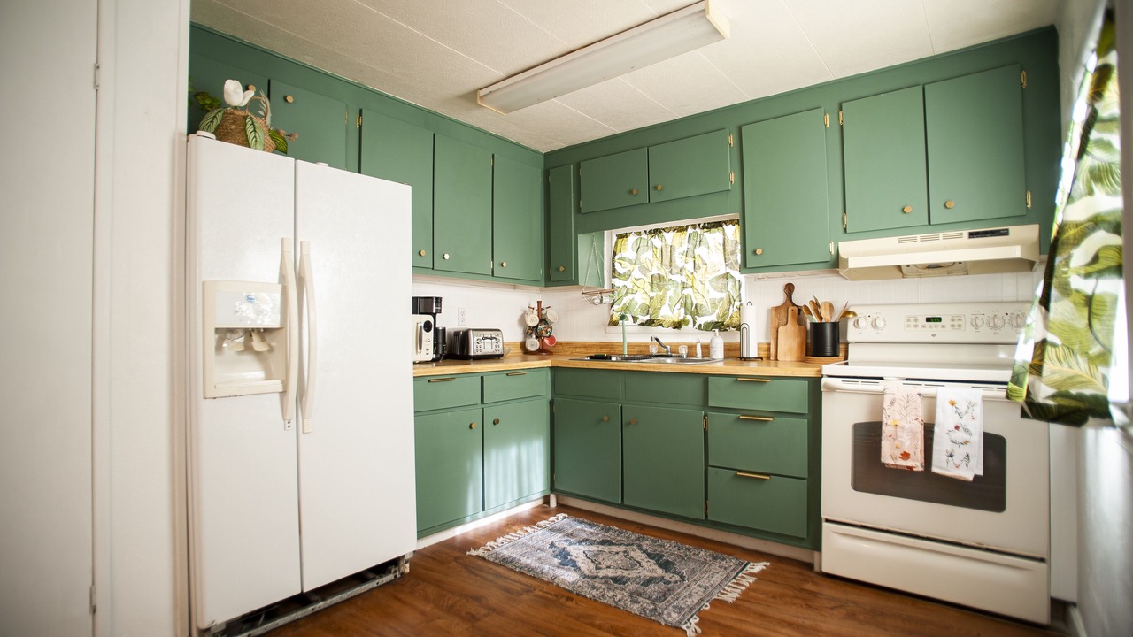 Photo of Kitchen in Weeki Wachee Gardens