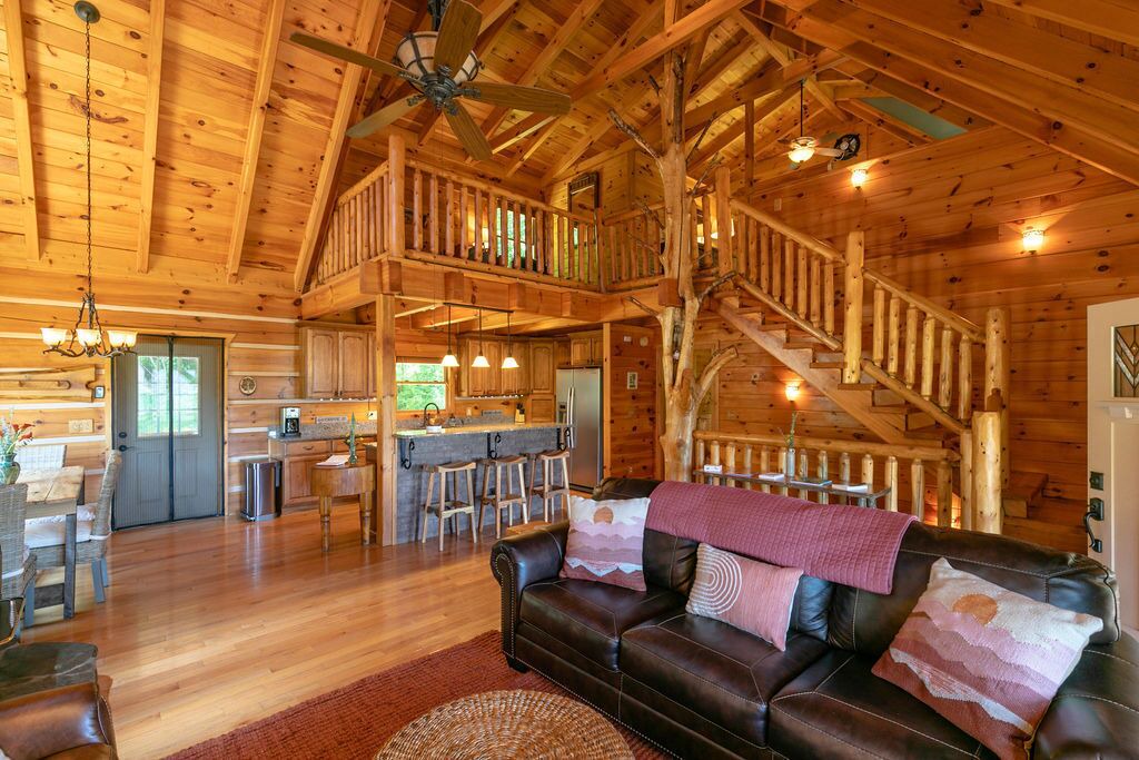 Photo of Livingroom in Hot Springs