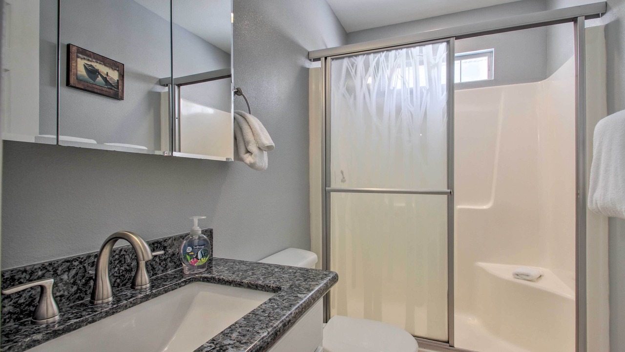Photo of Bathroom in Sunset Bayou