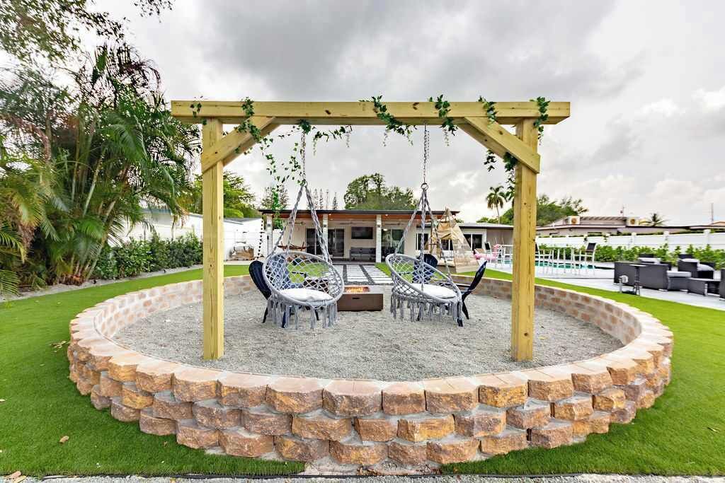 Photo of Outdoor in Golden Glades