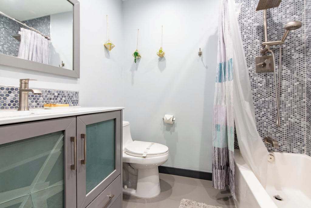 Photo of Bathroom in Golden Glades