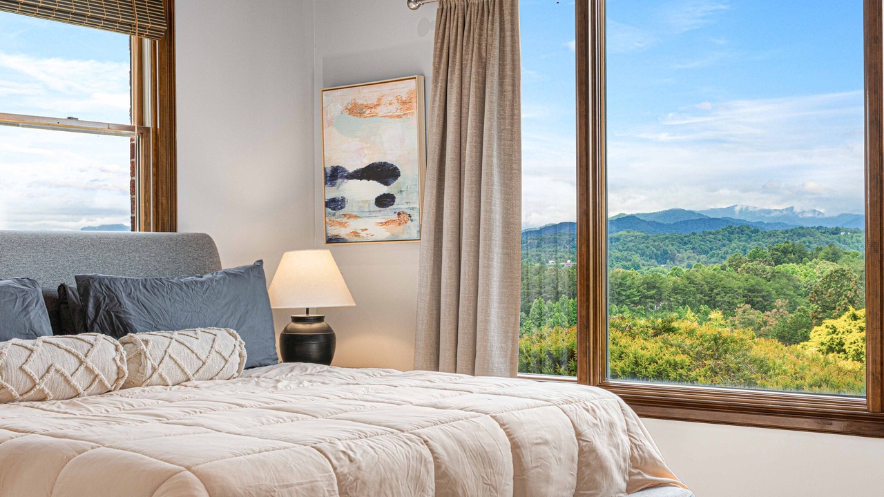 Photo of Bedroom in Marshall