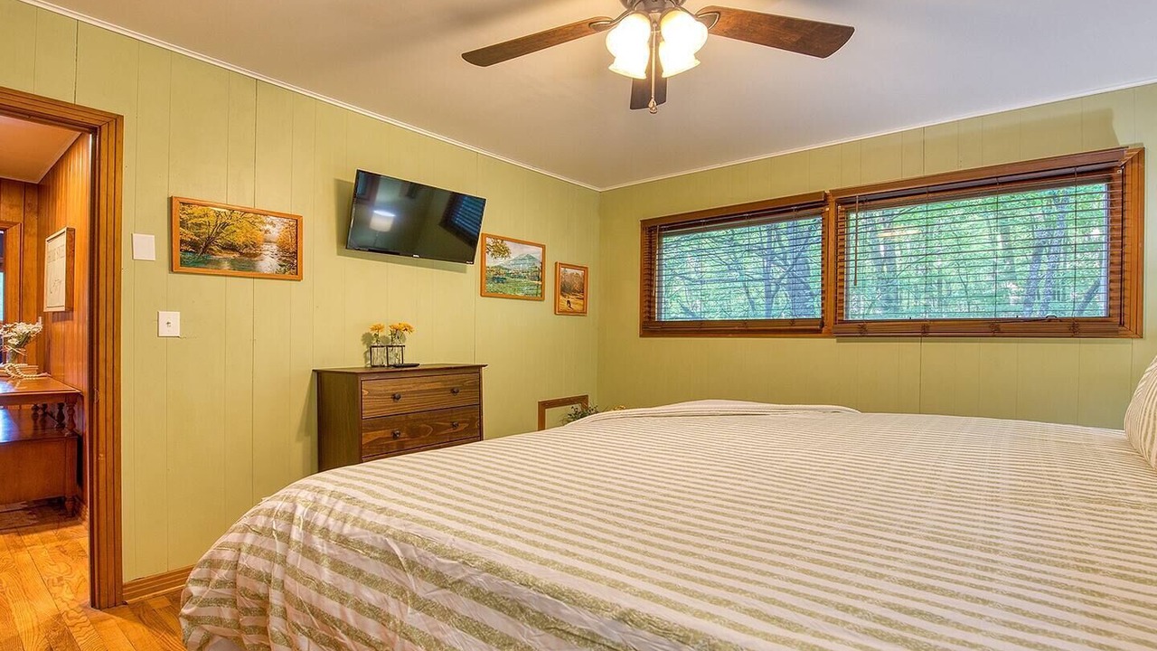 Photo of Bedroom in Maggie Valley