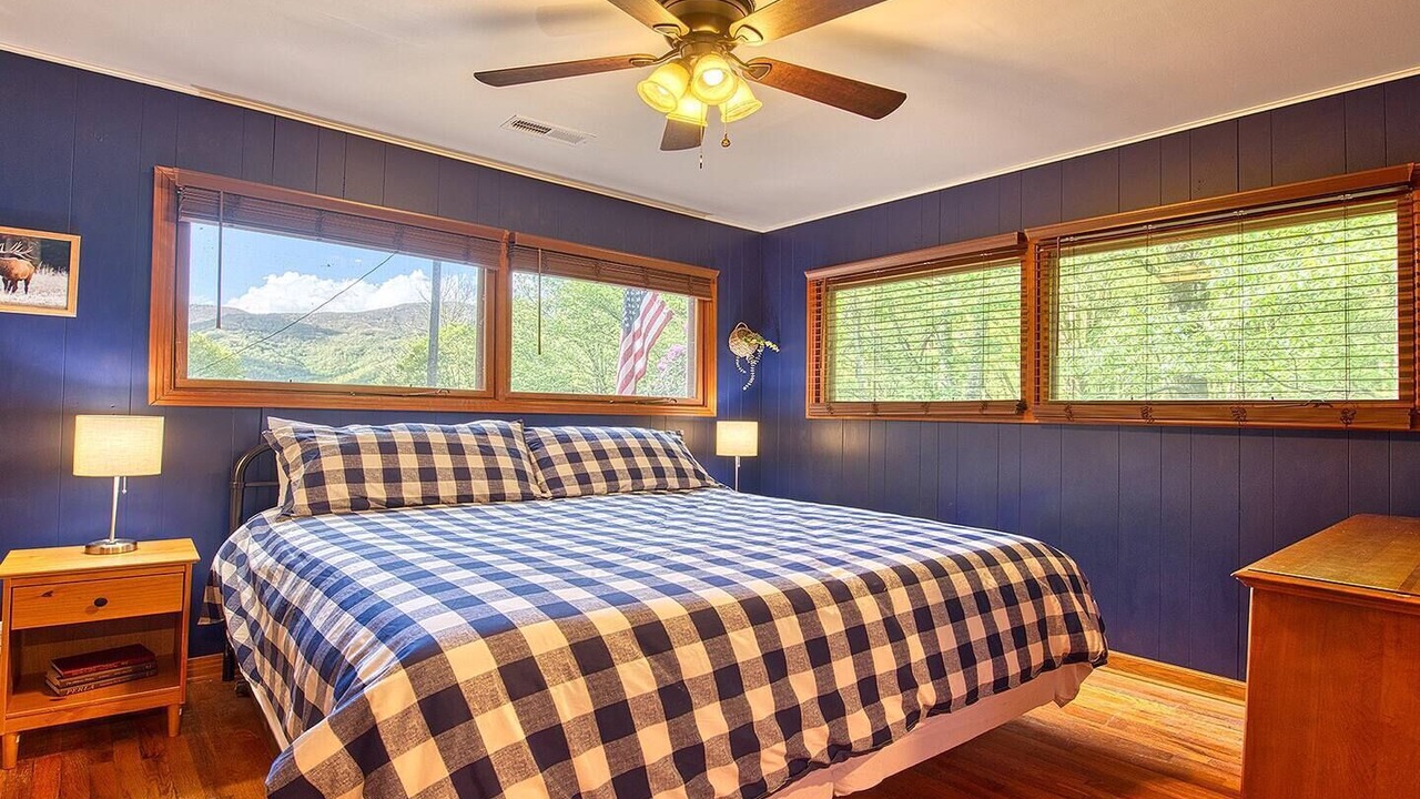 Photo of Bedroom in Maggie Valley
