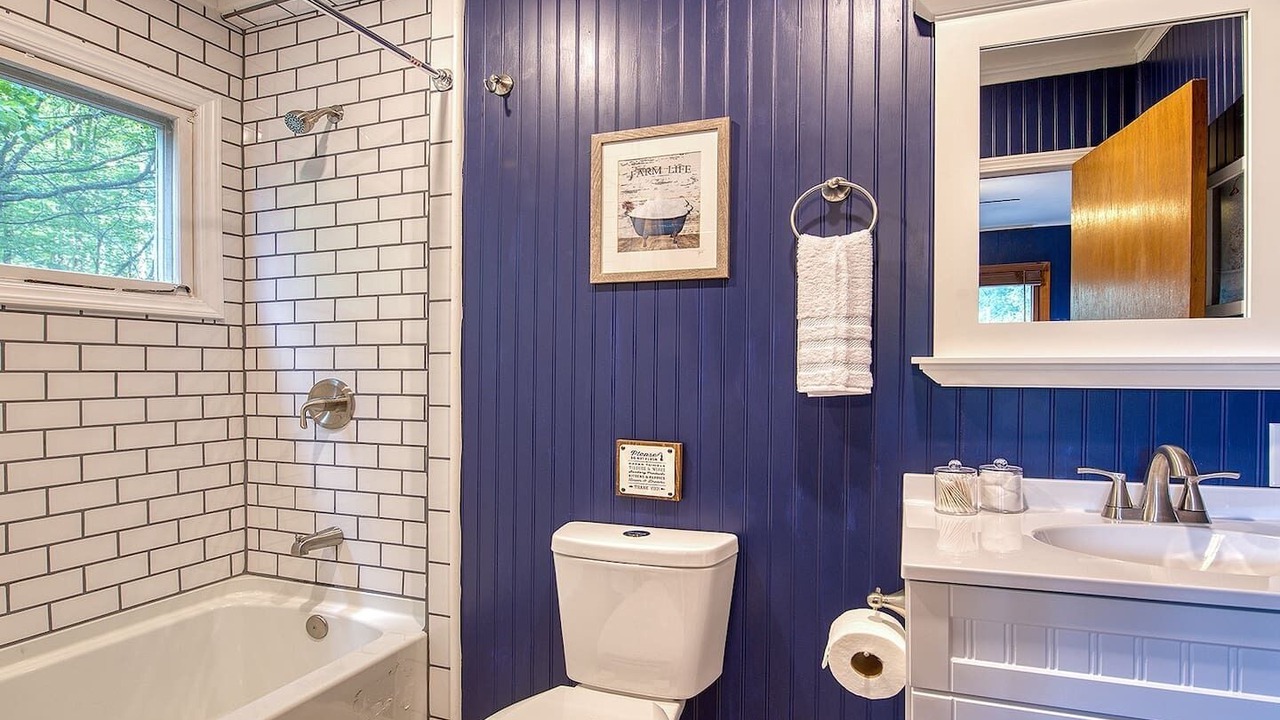 Photo of Bathroom in Maggie Valley