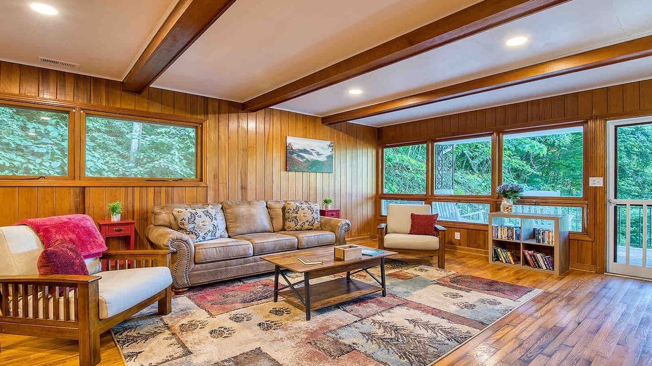 Photo of Livingroom in Maggie Valley