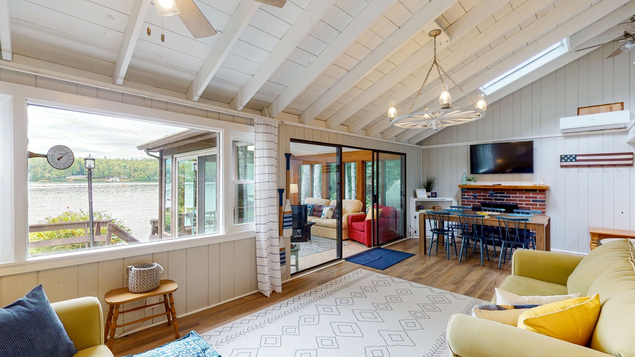 Photo of Livingroom in Moultonborough