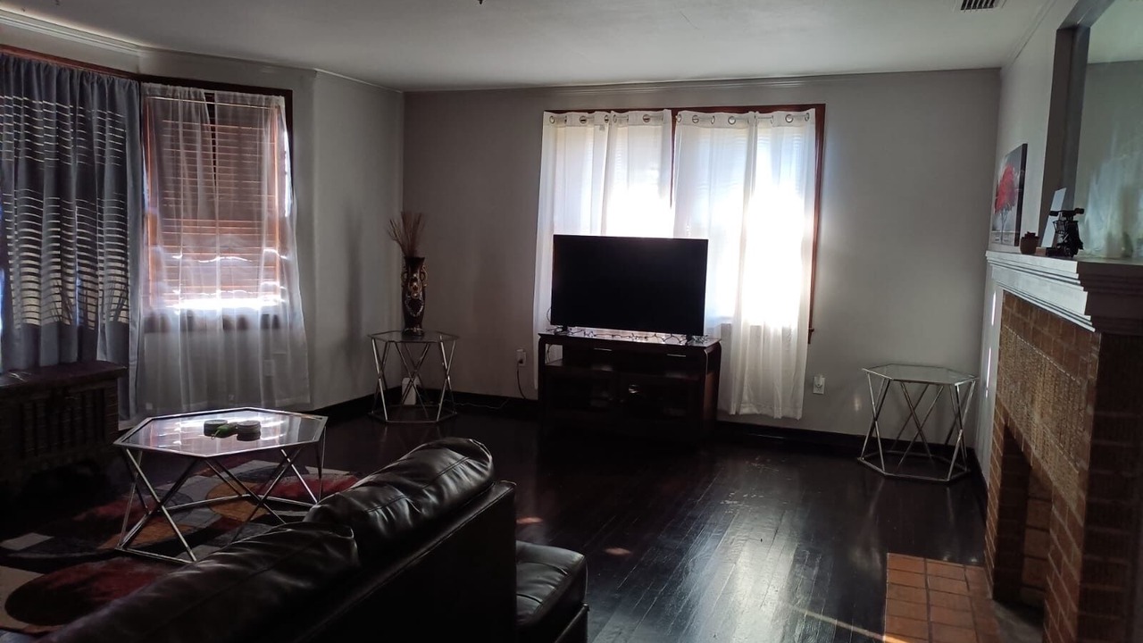 Photo of Livingroom in Urban Core