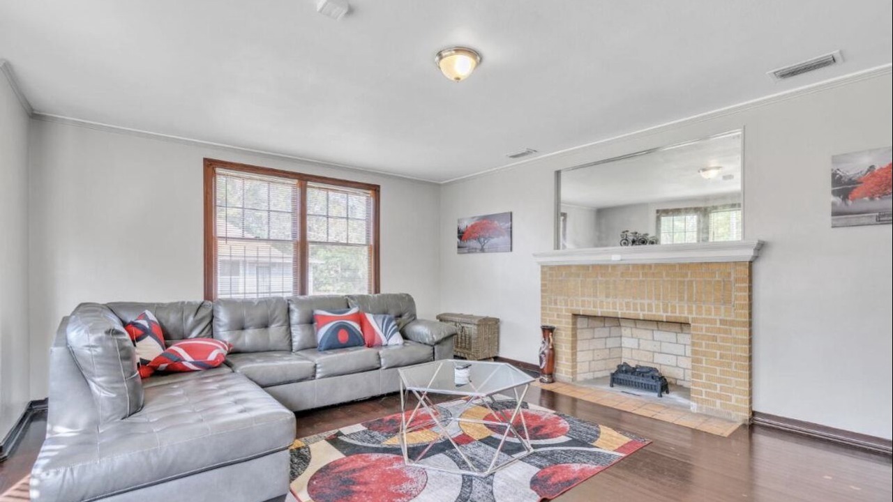 Photo of Livingroom in Urban Core