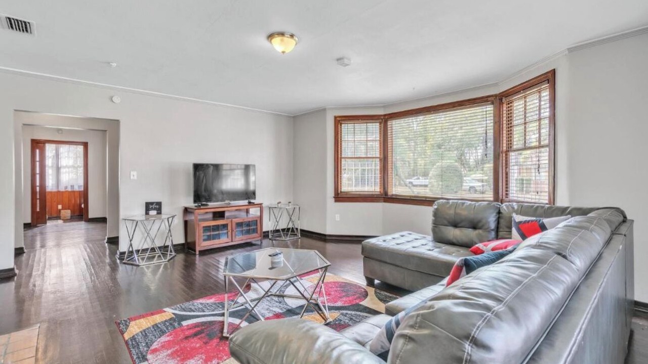 Photo of Livingroom in Urban Core