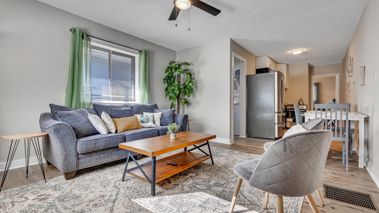 Photo of Livingroom in Eagan Park