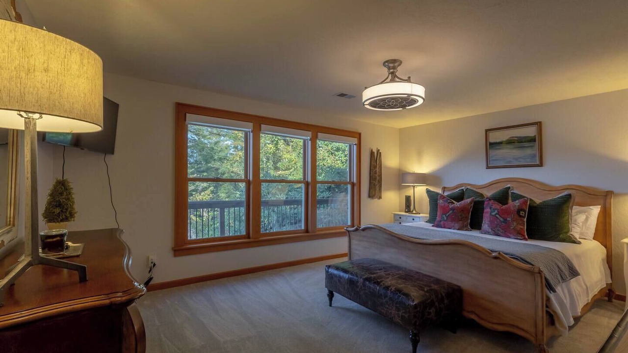 Photo of Bedroom in Lakeview Hills