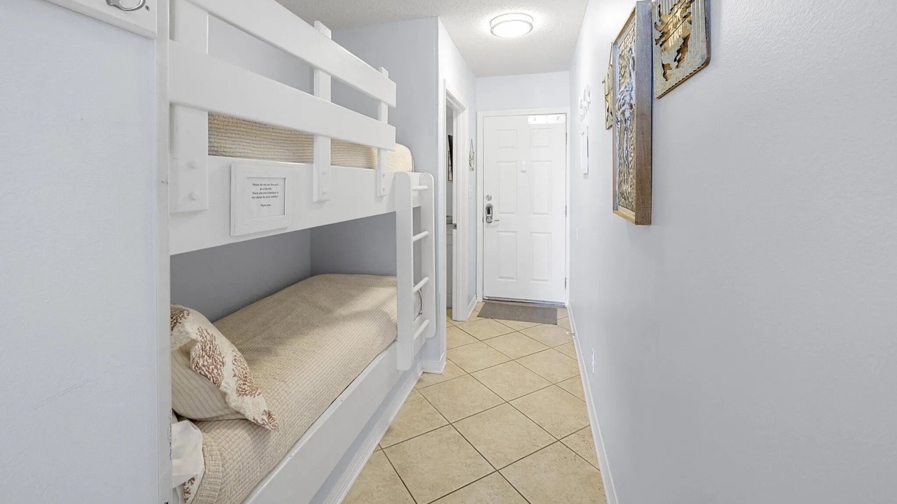 Photo of Bedroom in Miramar Beach