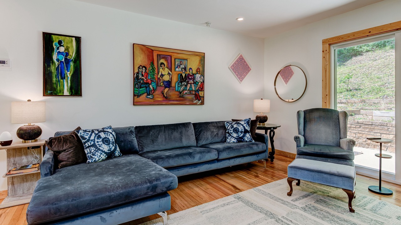 Photo of Livingroom in Asheville