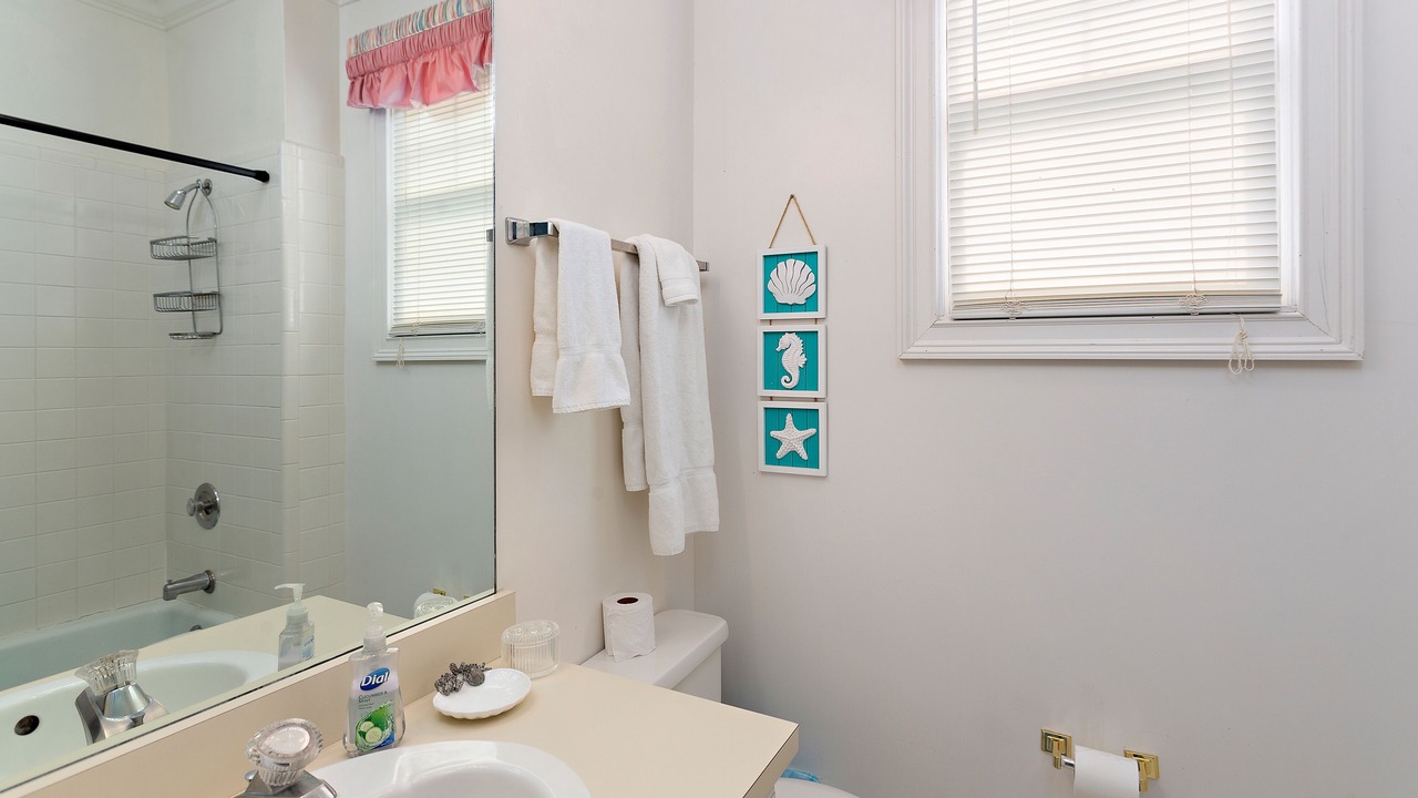 Photo of Bathroom in King City