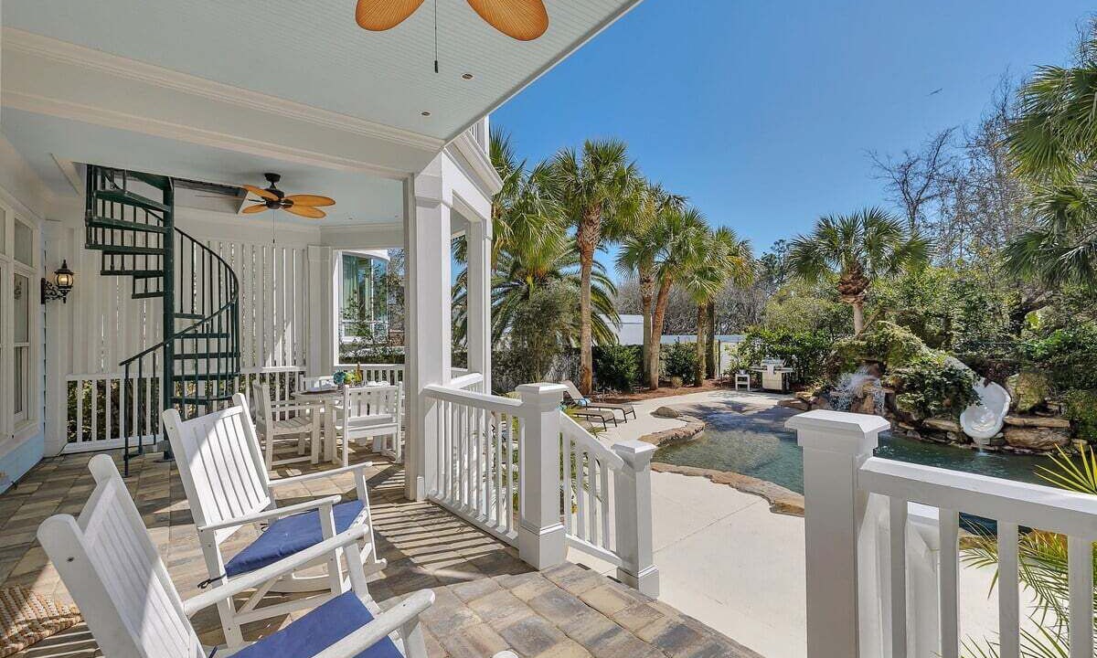Photo of Patio Balcony in East Beach
