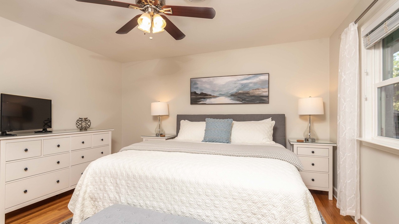 Photo of Bedroom in Pigeon Point