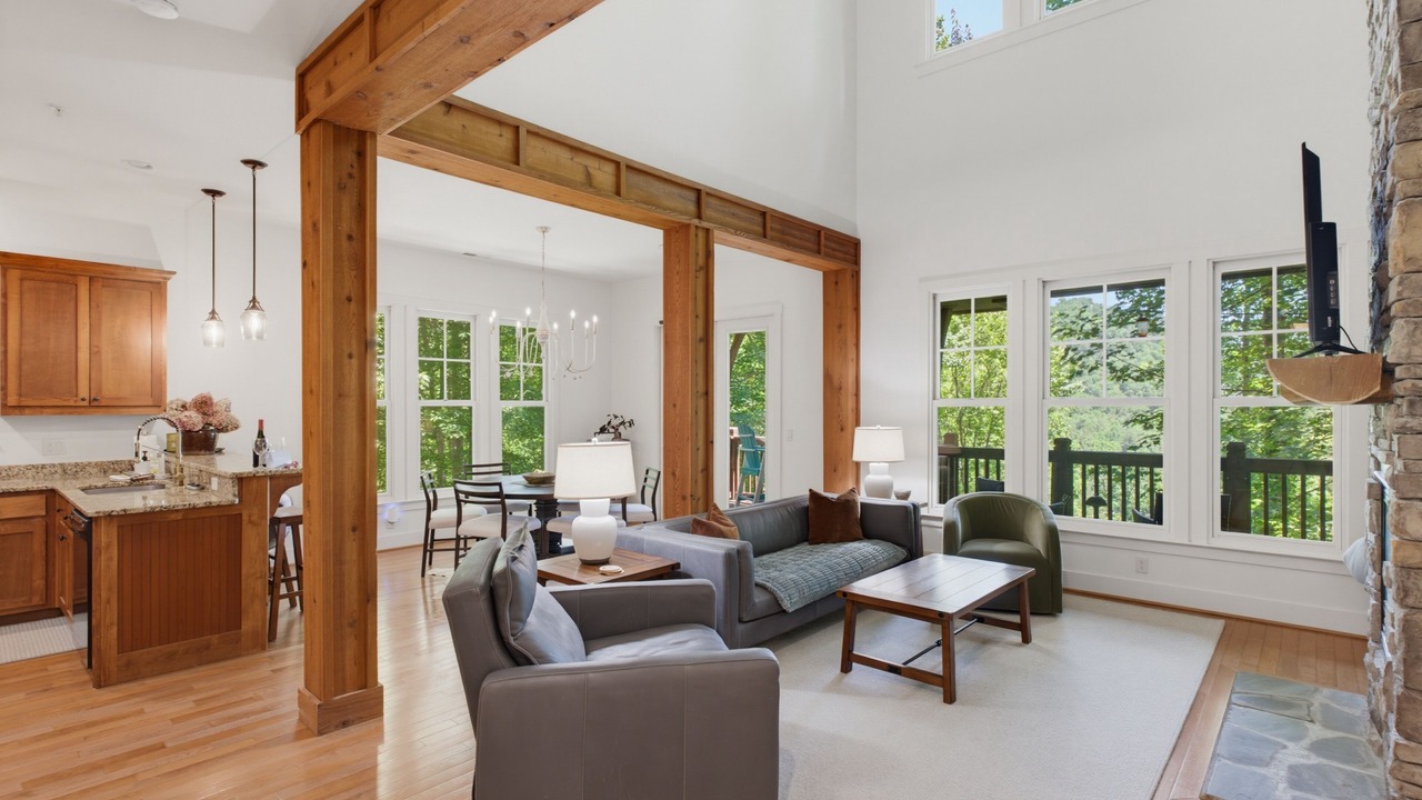 Photo of Livingroom in Bear Lake Reserve