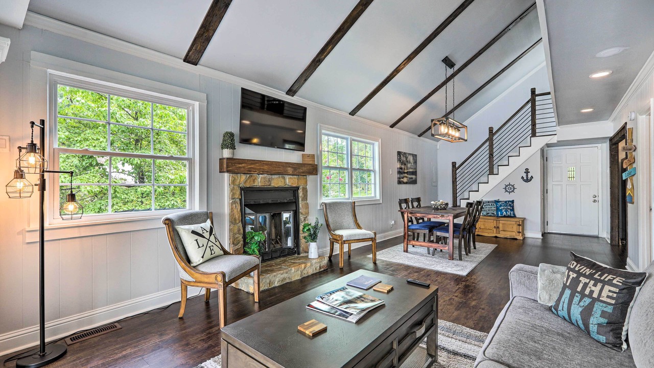Photo of Livingroom in Eatonton