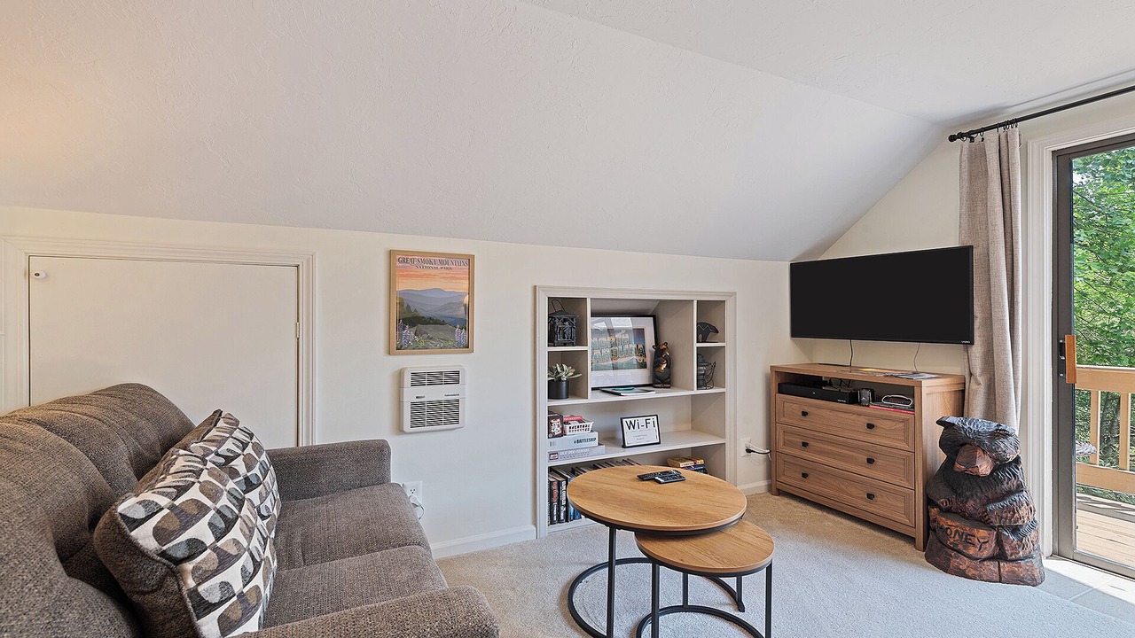Photo of Livingroom in Valley Creek Run