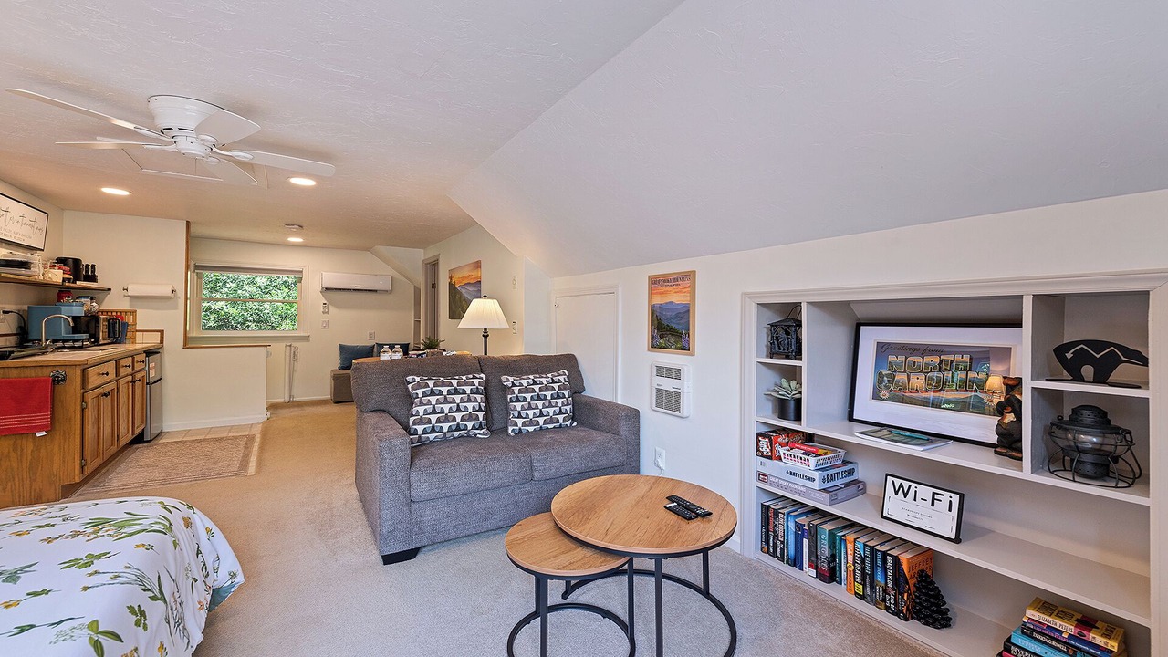 Photo of Livingroom in Valley Creek Run