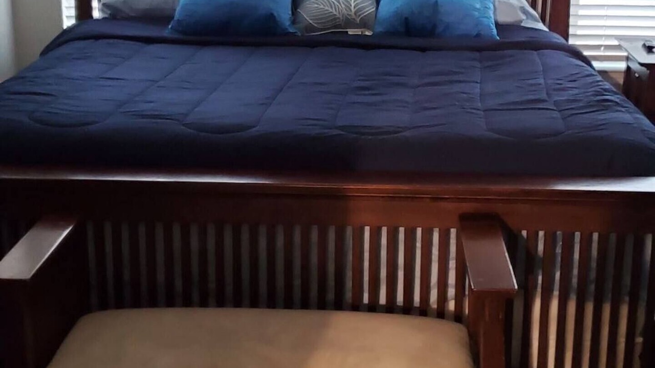 Photo of Bedroom in Riverdale