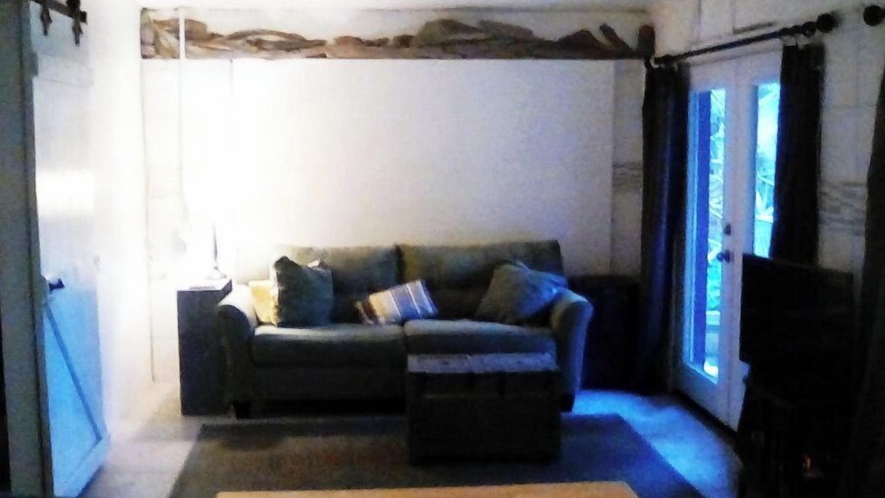 Photo of Livingroom in Country Club Estates